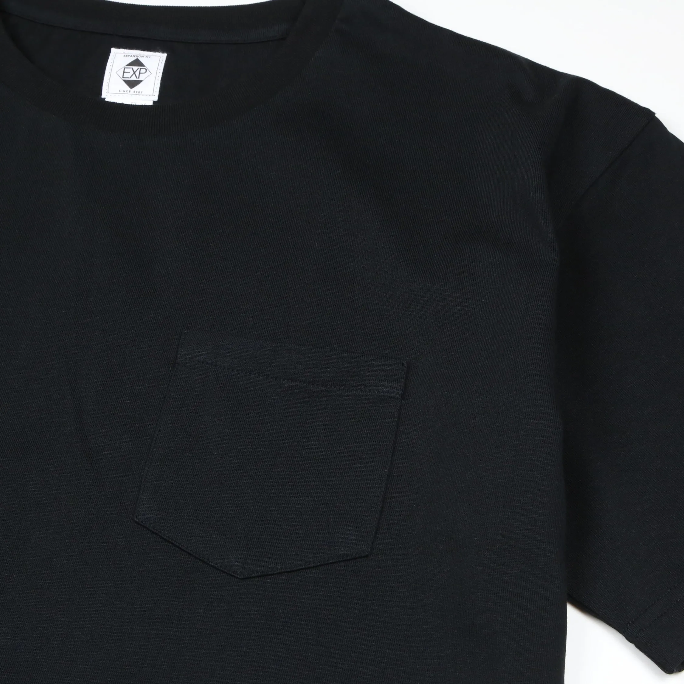 25 EXP POCKET TEE (BLACK)