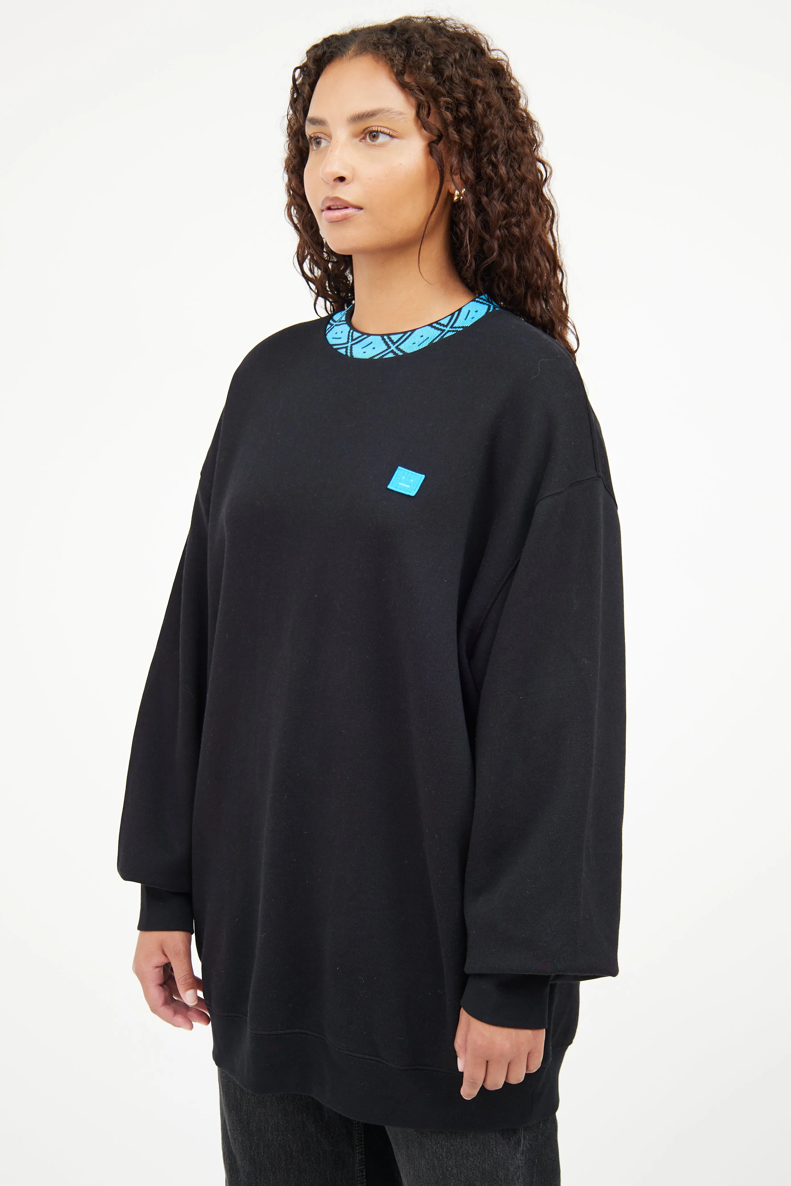Black & Blue Face Crewneck Top