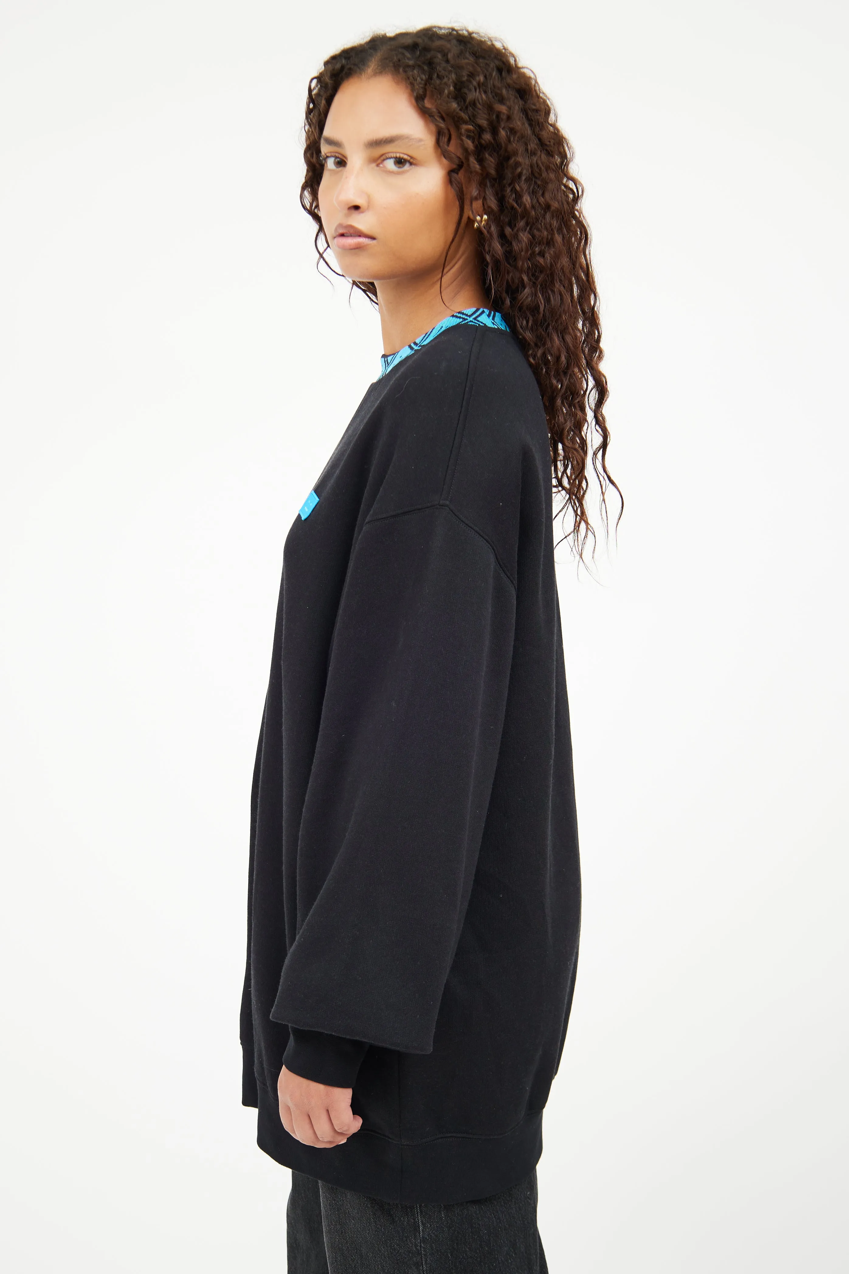 Black & Blue Face Crewneck Top